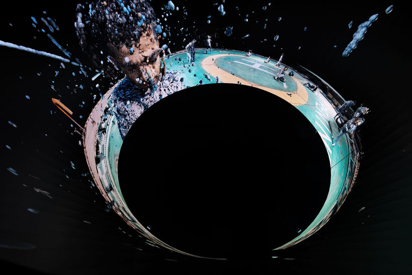 Wayne McGregor: ON THE OTHER EARTH. Photo: Ravi Deepres .